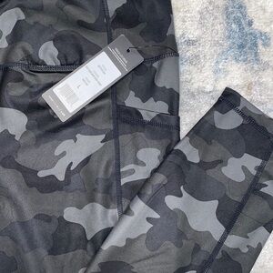 Yogalicious Lux Leggings. Size L